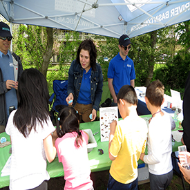 Kids & adults love checking out the trays to see what types of bugs they can find. Photo by the DRBC.